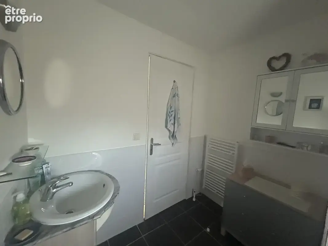 Maison de village rénovée avec gout, 2 chambres, services a 2 pas. - photo 19