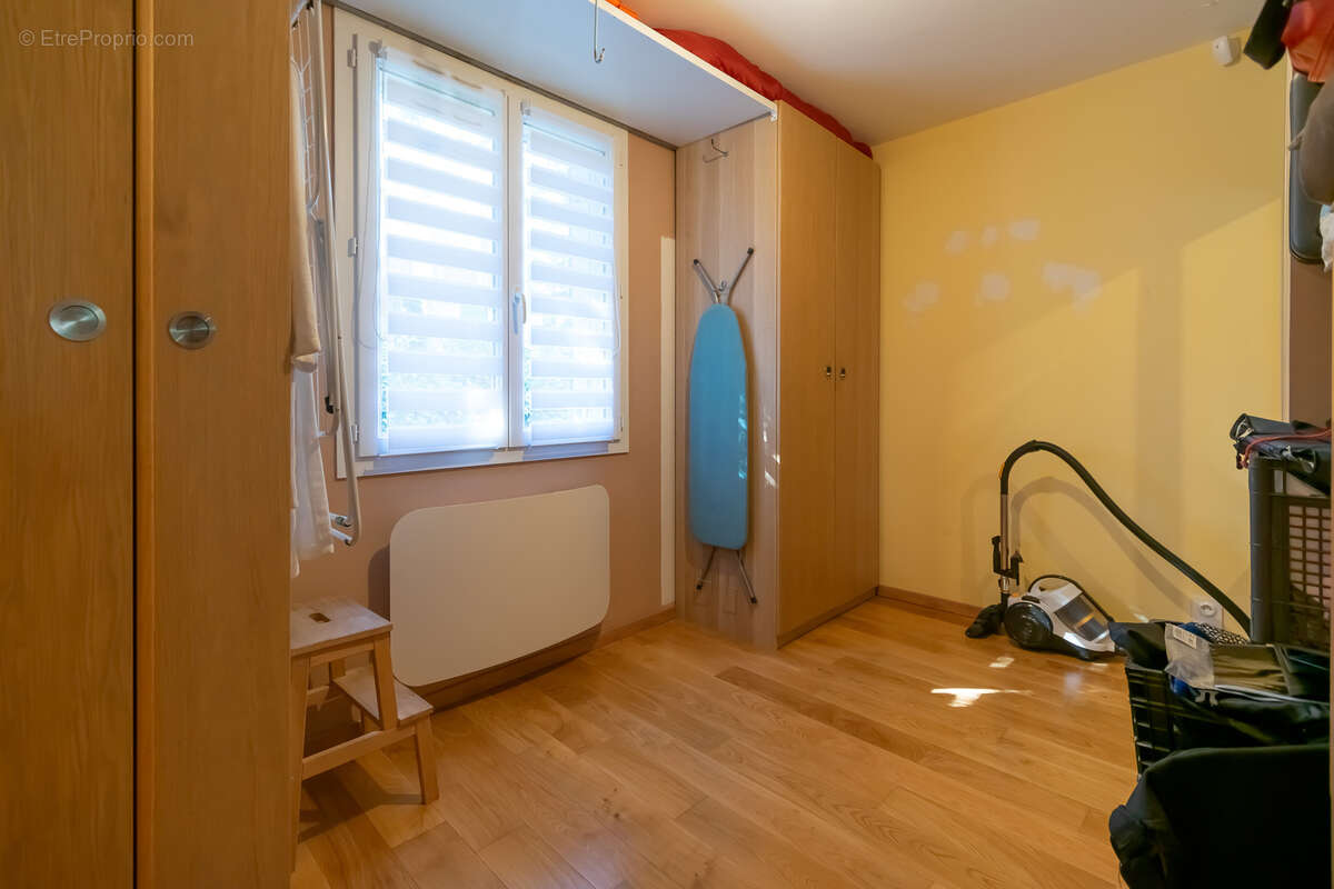 Maison individuelle avec véranda, garages et vidéosurveillance - photo 15