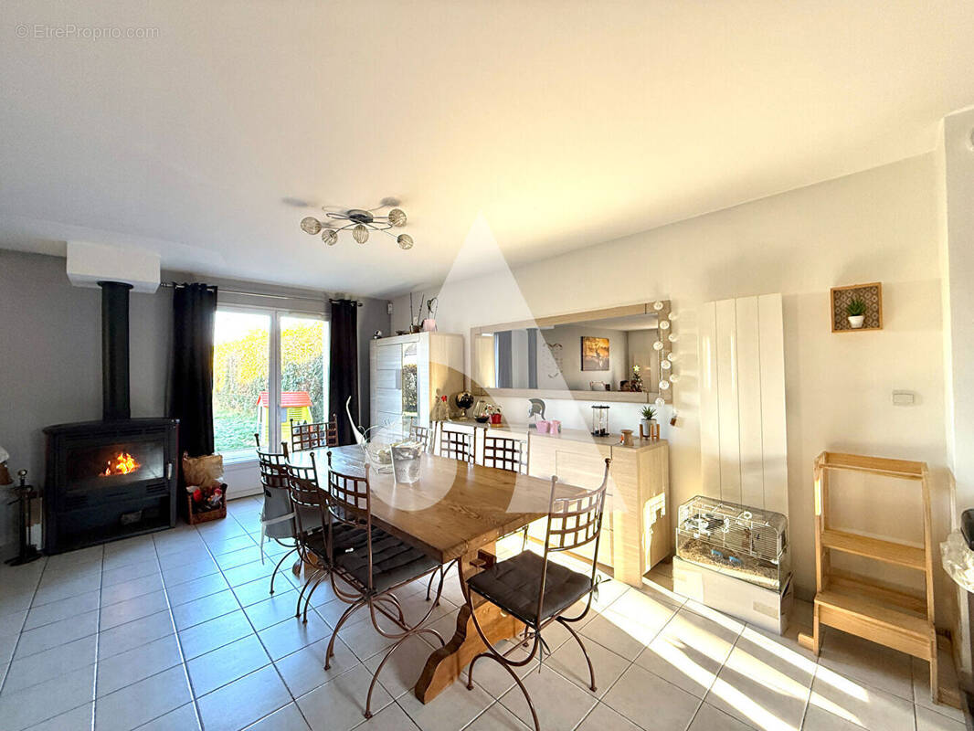 Maison à VAUX-SUR-EURE