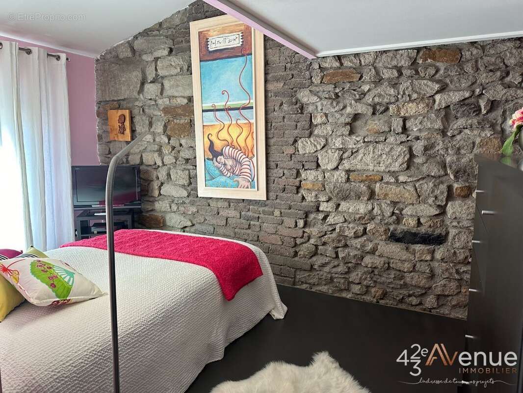 Appartement à SAINT-ETIENNE