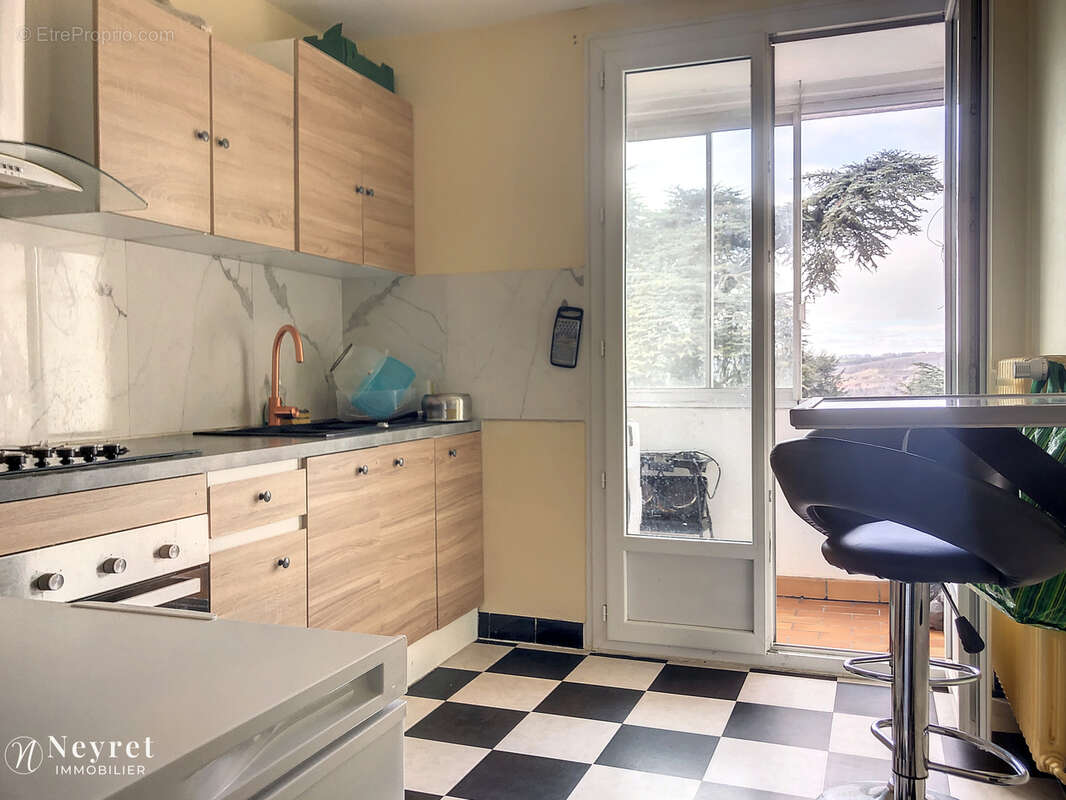 Appartement à SAINT-ETIENNE
