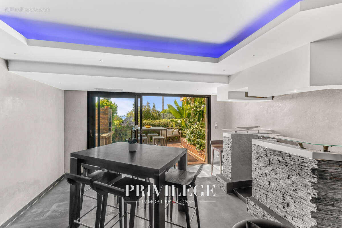 Golfe-Juan — Appartement de 120 m2 avec terrasse plein sud de 65 m2 - photo 5