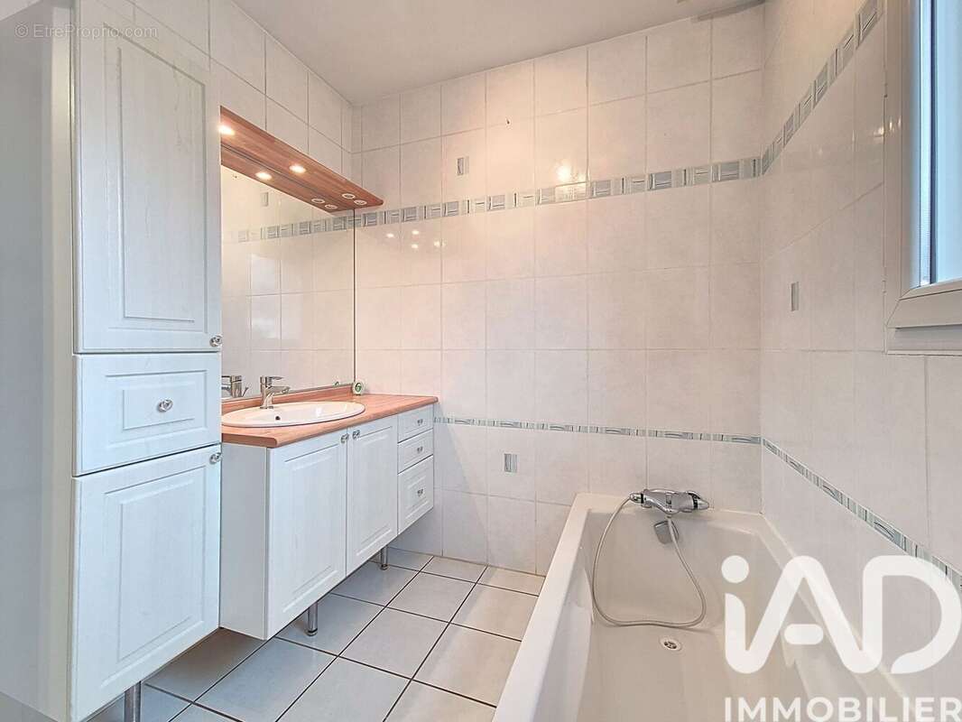 Maison 139 m² à Chaspuzac  - photo 7