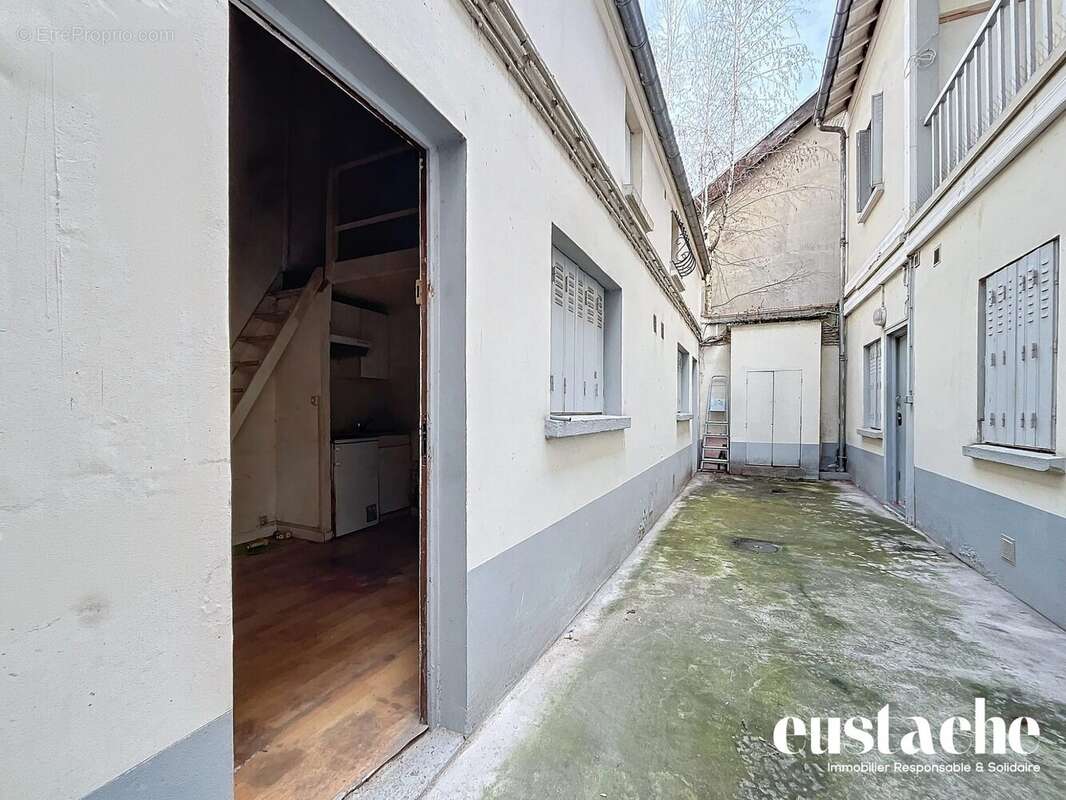 Appartement à PARIS-20E