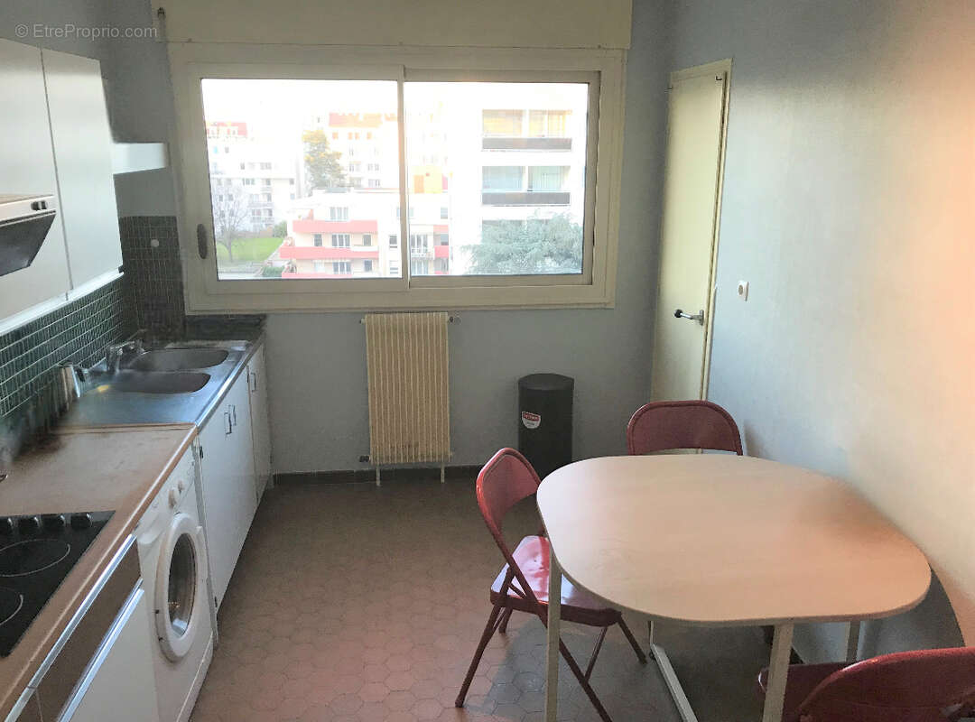 LYON 8 / Marius Berliet / Appartement Lyon 3 pièces 77 m2 - photo 3