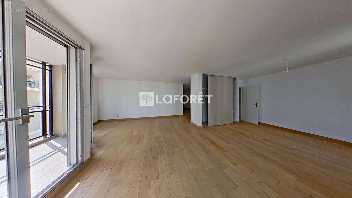 Appartement à LYON-8E