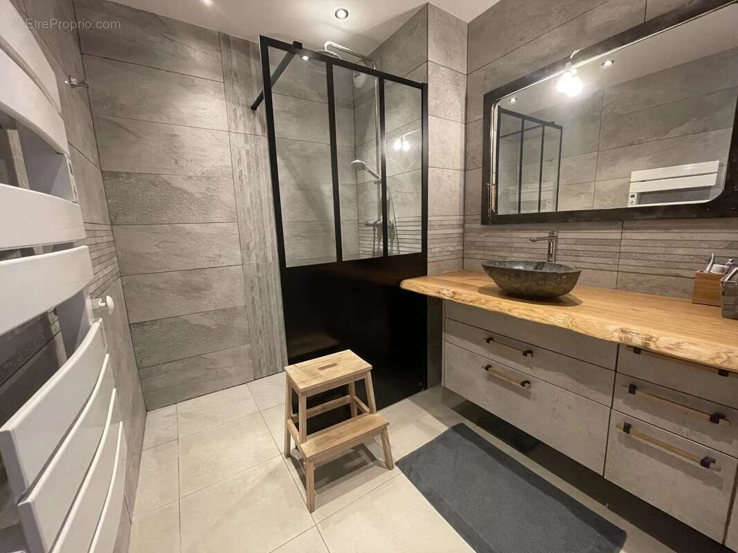 Appartement à LE CANNET-DES-MAURES