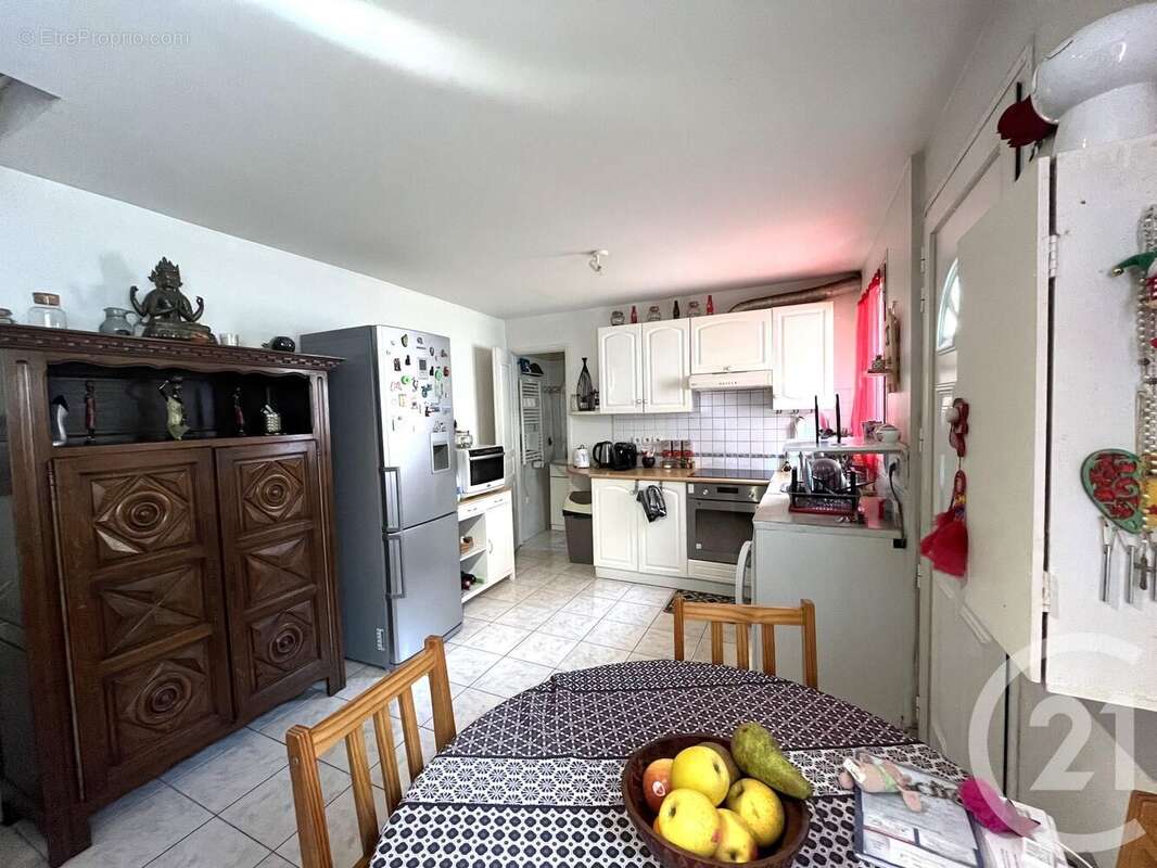 Appartement à SAINT-MAUR-DES-FOSSES