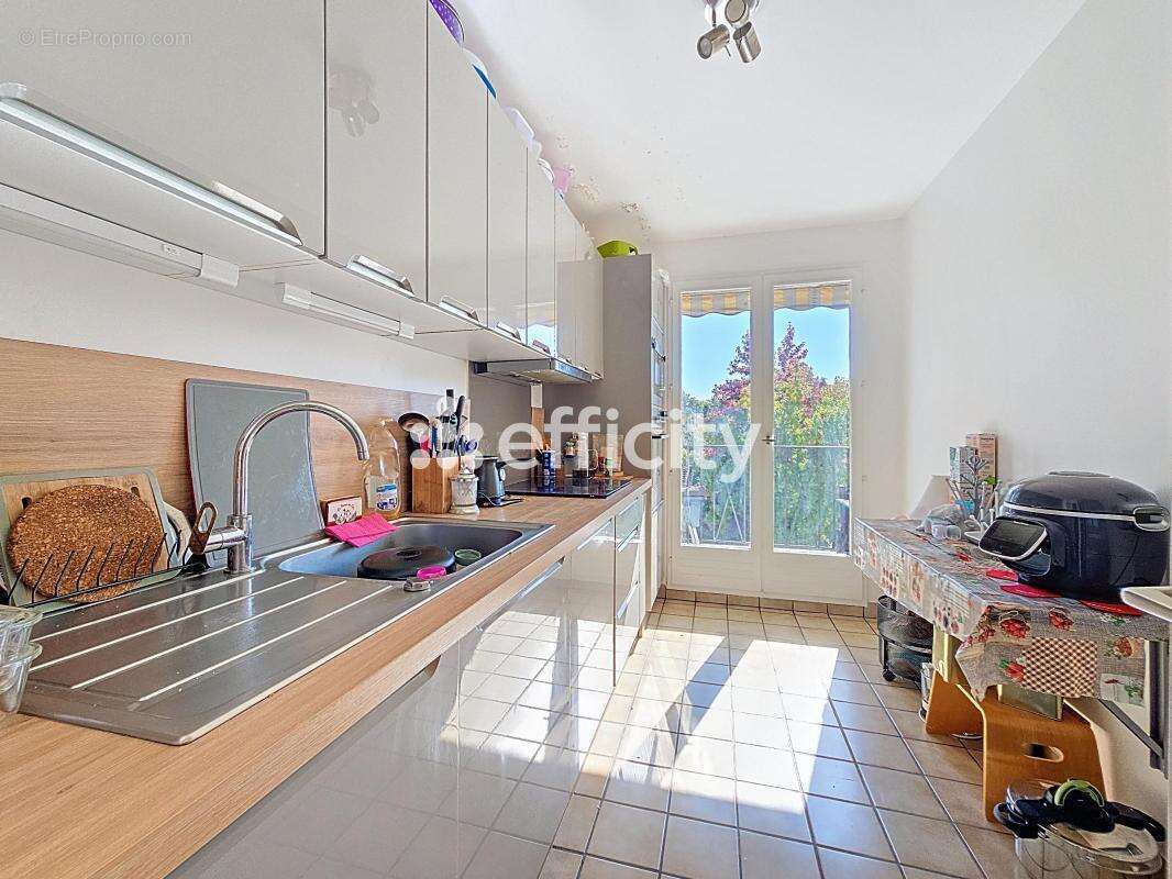 Appartement à LE PLESSIS-TREVISE