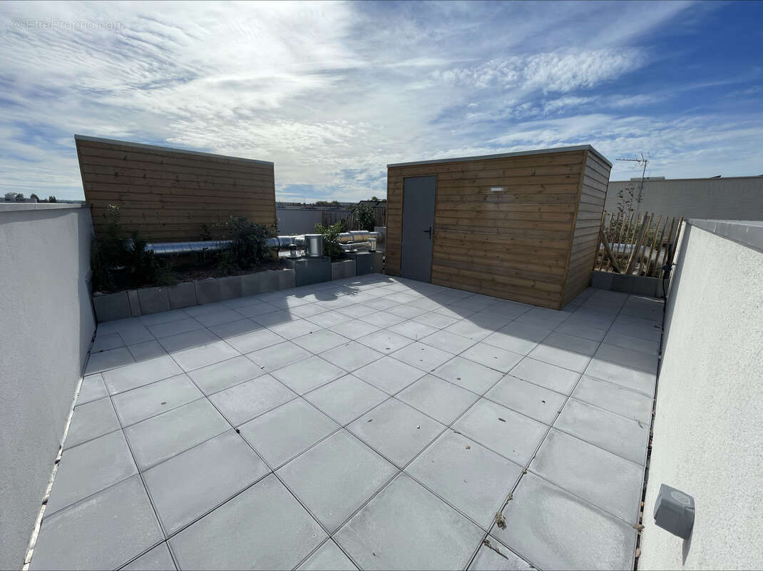Terrasse - Parking - Notaire réduit - photo 2
