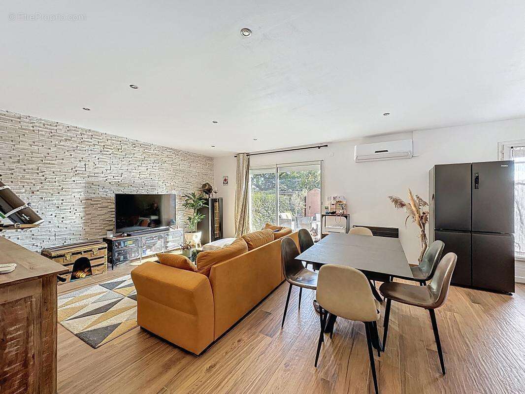 Appartement à COMMUNAY