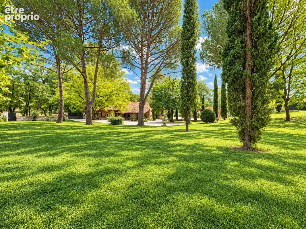 Belle maison de caractère rénovée sur un parc arboré de 4 801 m2 avec piscine - photo 8