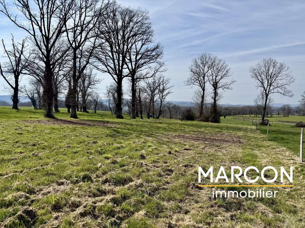 Terrain à SAINT-LAURENT