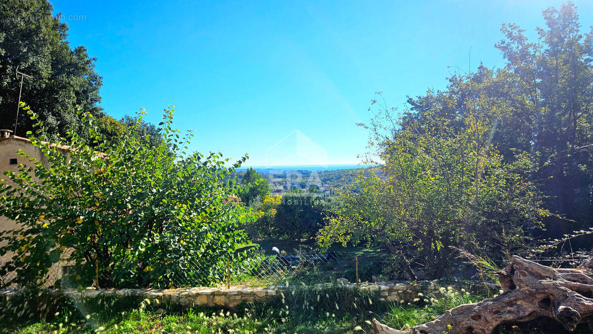 Maison à TOURRETTES-SUR-LOUP