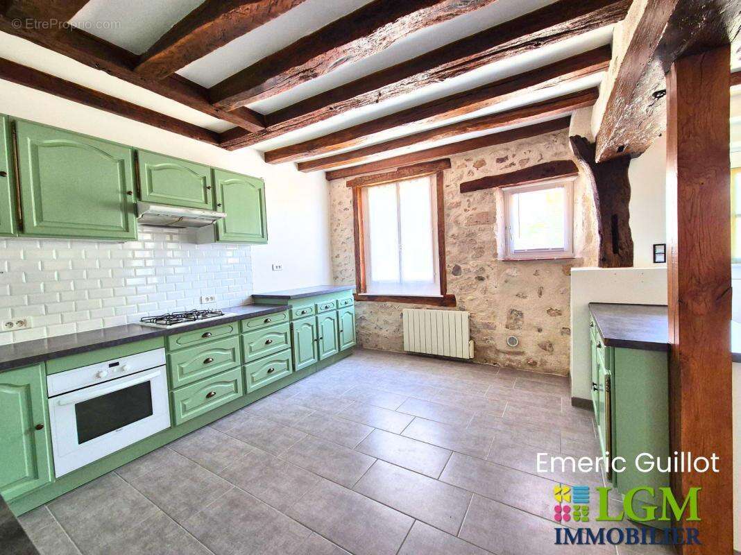  À VENDRE – Maison de bourg entièrement rénovée de 110 m² - 3 Chambres - Bureau - Terrasse - Atelier - appentis - Cave - Chambon - photo 7