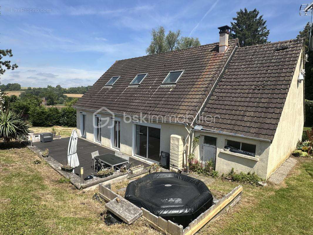 Maison à SAINT-CLAIR-SUR-EPTE
