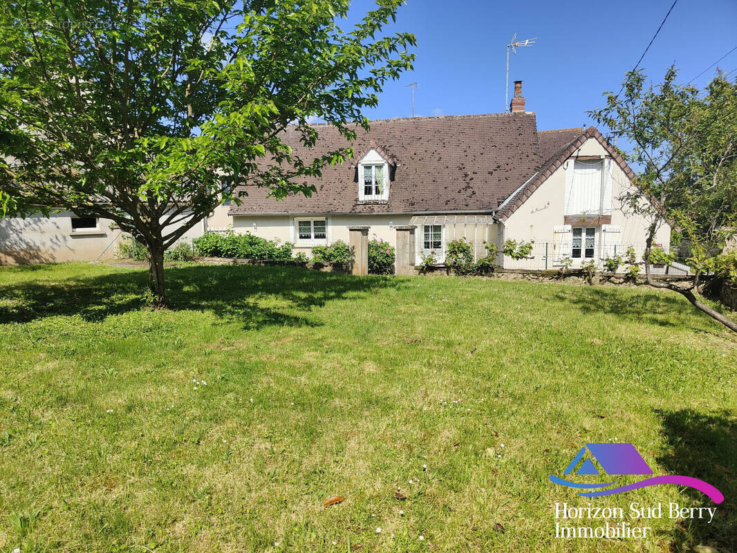 Façade avant et jardin - Maison à BRIANTES