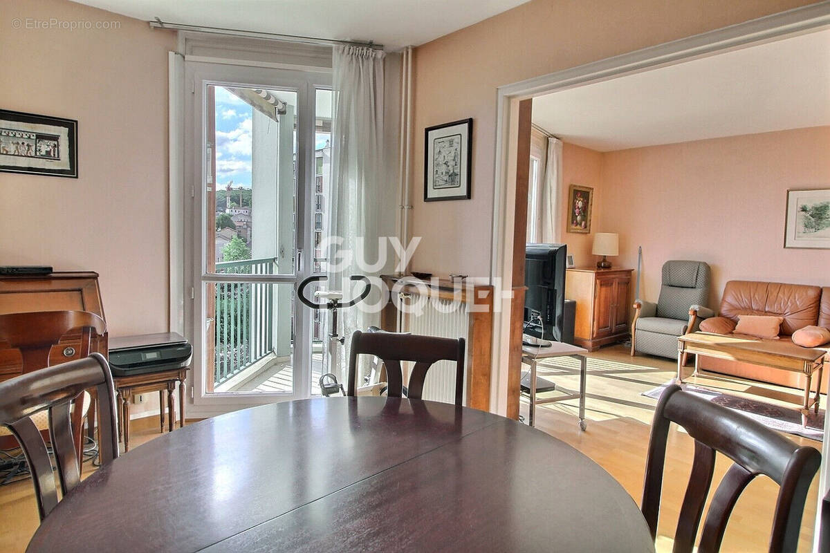 Appartement à CHAVILLE
