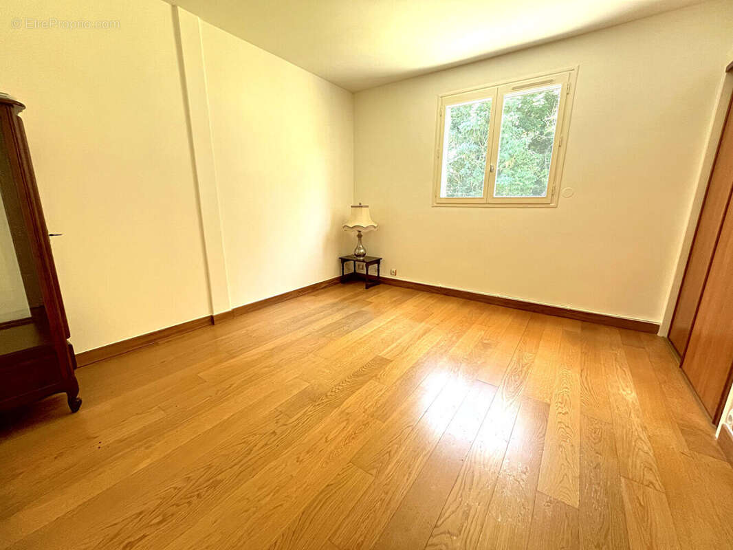 Maison à VOISINS-LE-BRETONNEUX