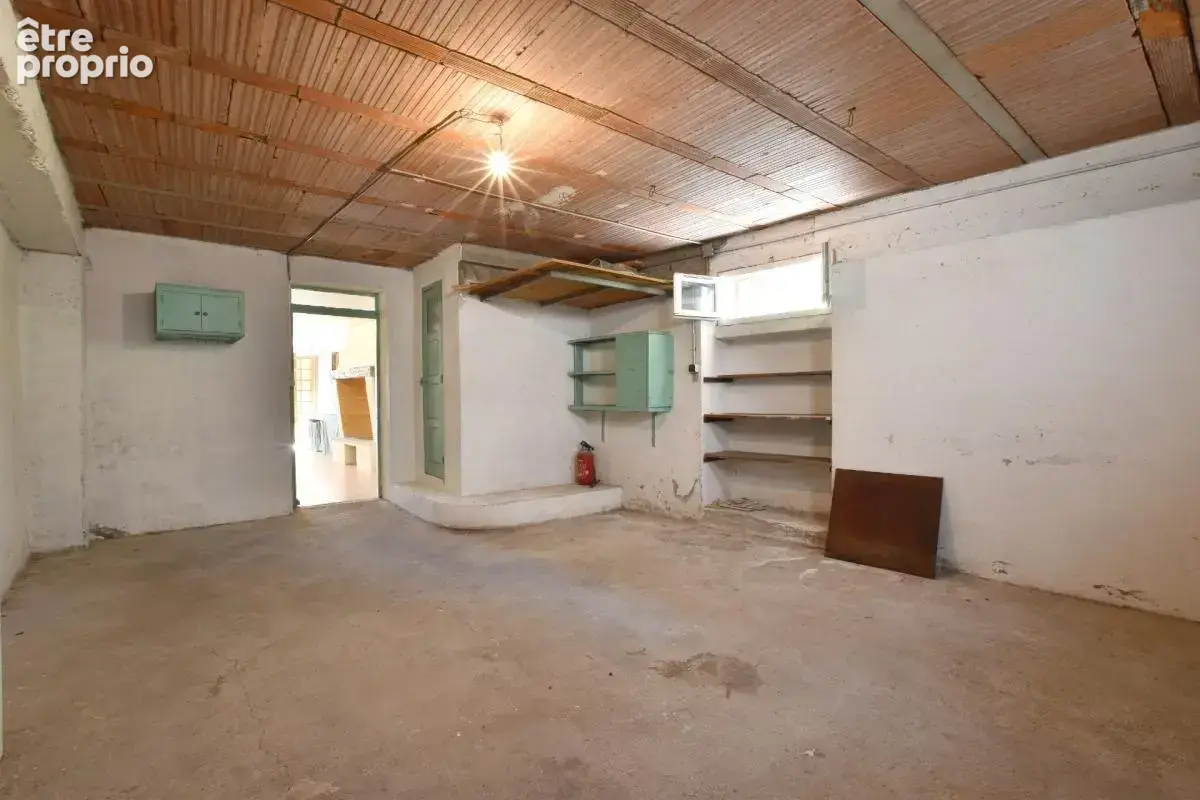 Maison de village rénovée, garage et potentiel d’aménagement - photo 14