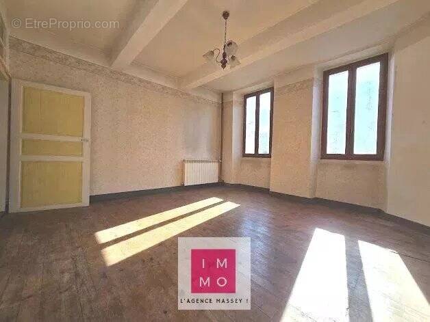 Maison à TRIE-SUR-BAISE