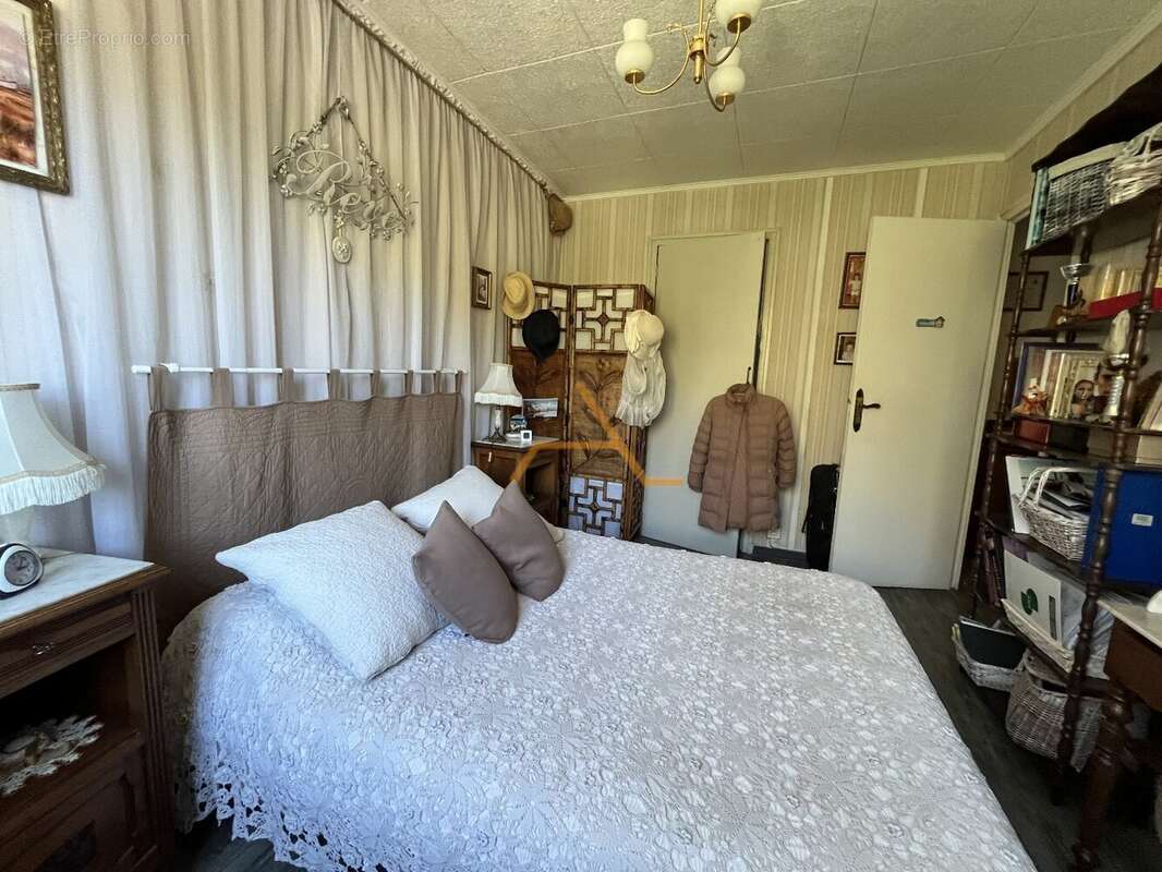 Appartement à VALREAS