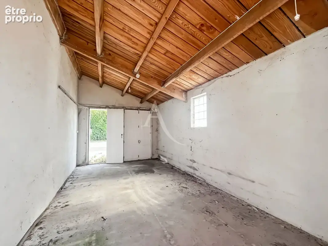 A VENDRE -  Maison de 97 m² à rénover - CHALLANS - photo 6