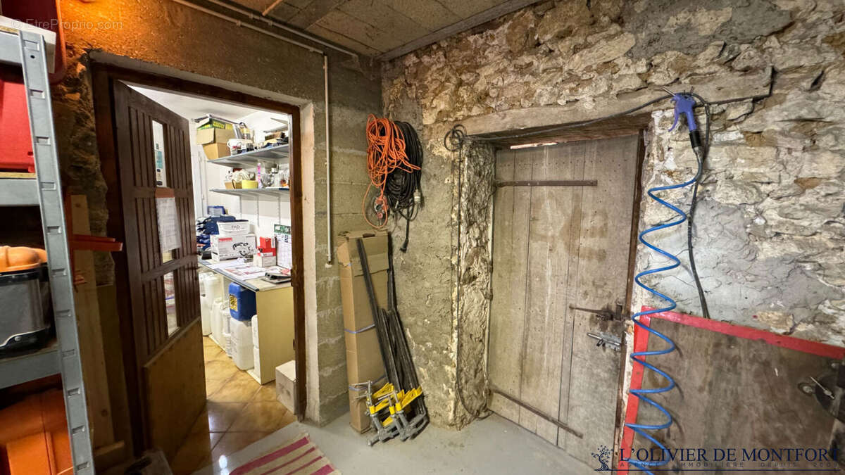 Locaux d'activités de 235 m2 - photo 7
