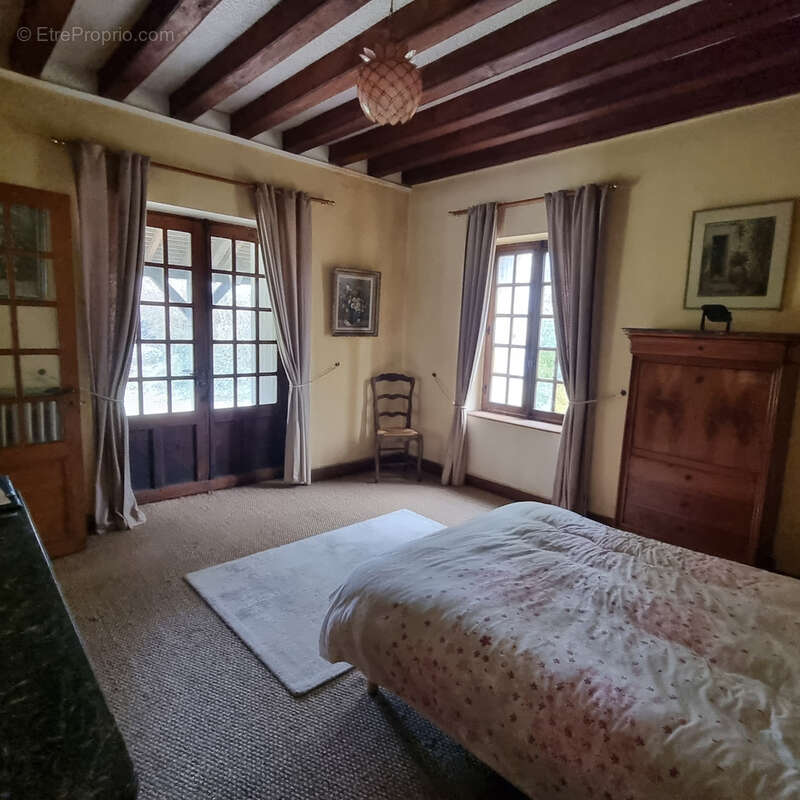 Maison à MONTGIVRAY