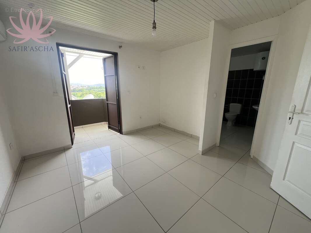 n°6 - Maison à LE ROBERT