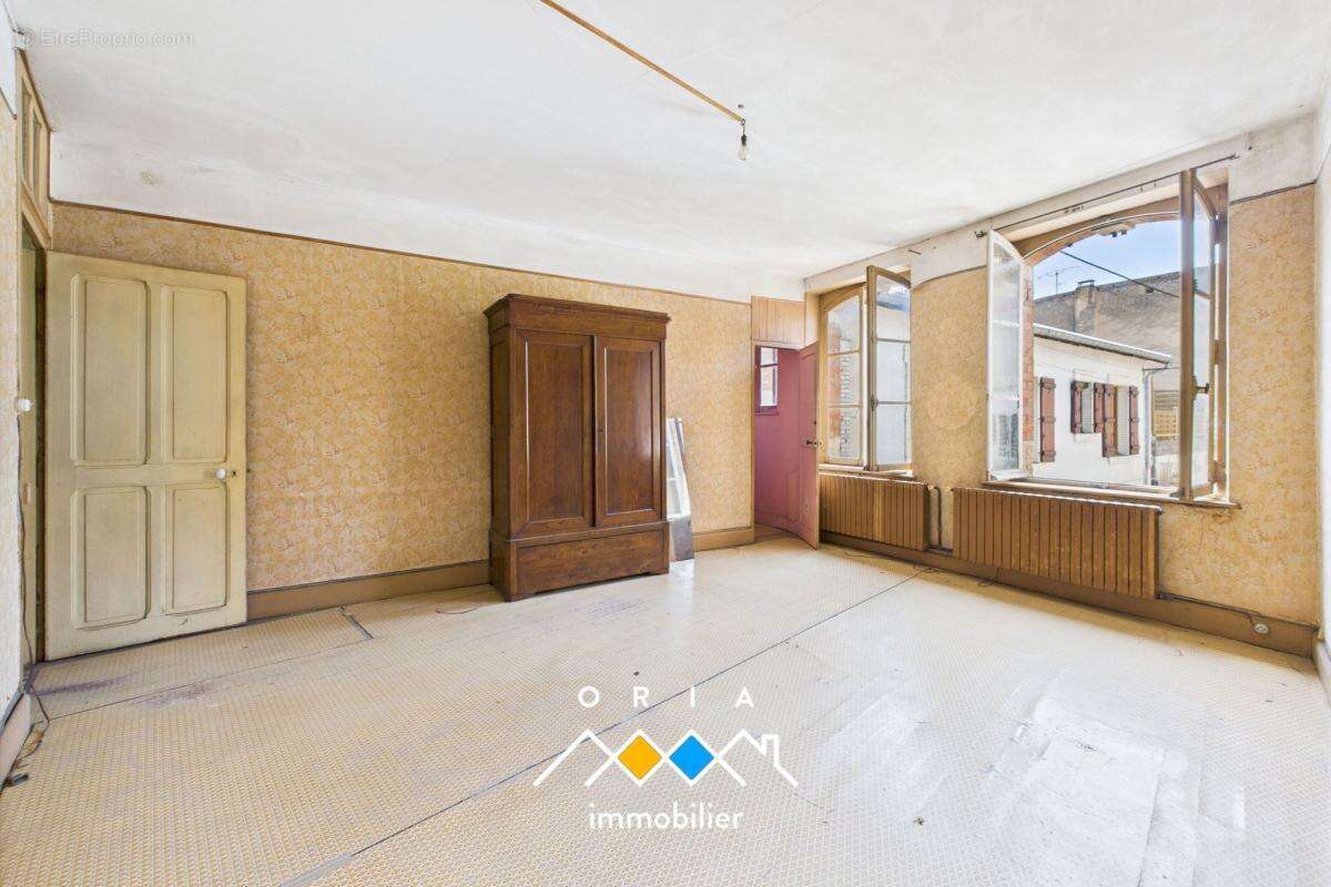 Maison à THIAUCOURT-REGNIEVILLE