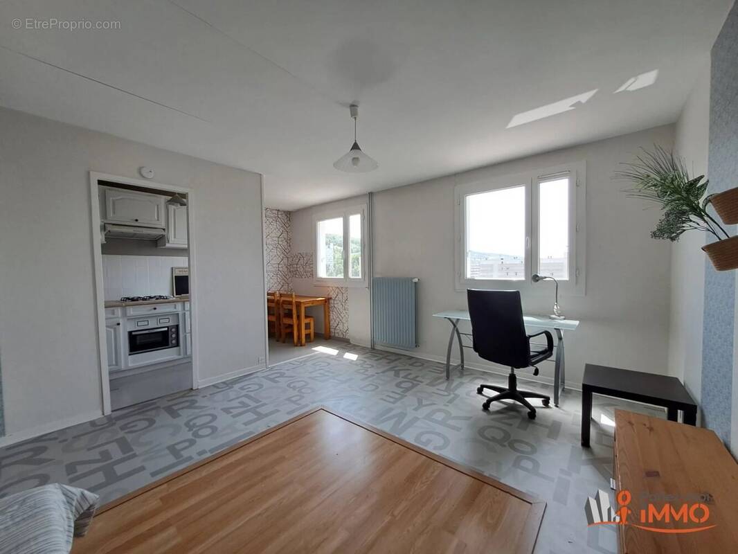 Appartement à SAINT-ETIENNE