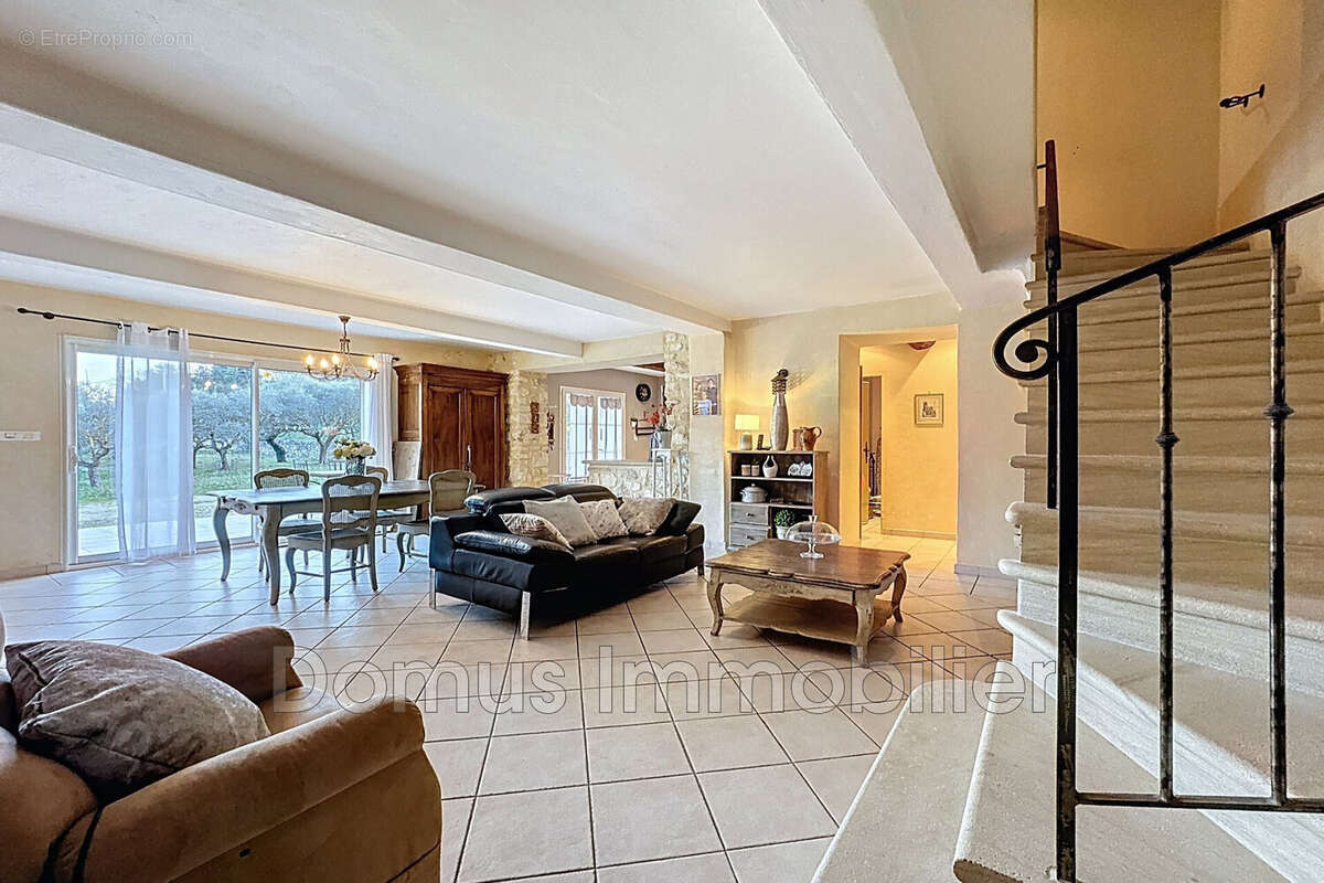 Maison à PERNES-LES-FONTAINES