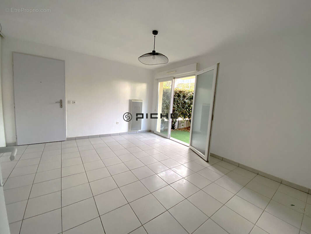 Appartement à MONTUSSAN