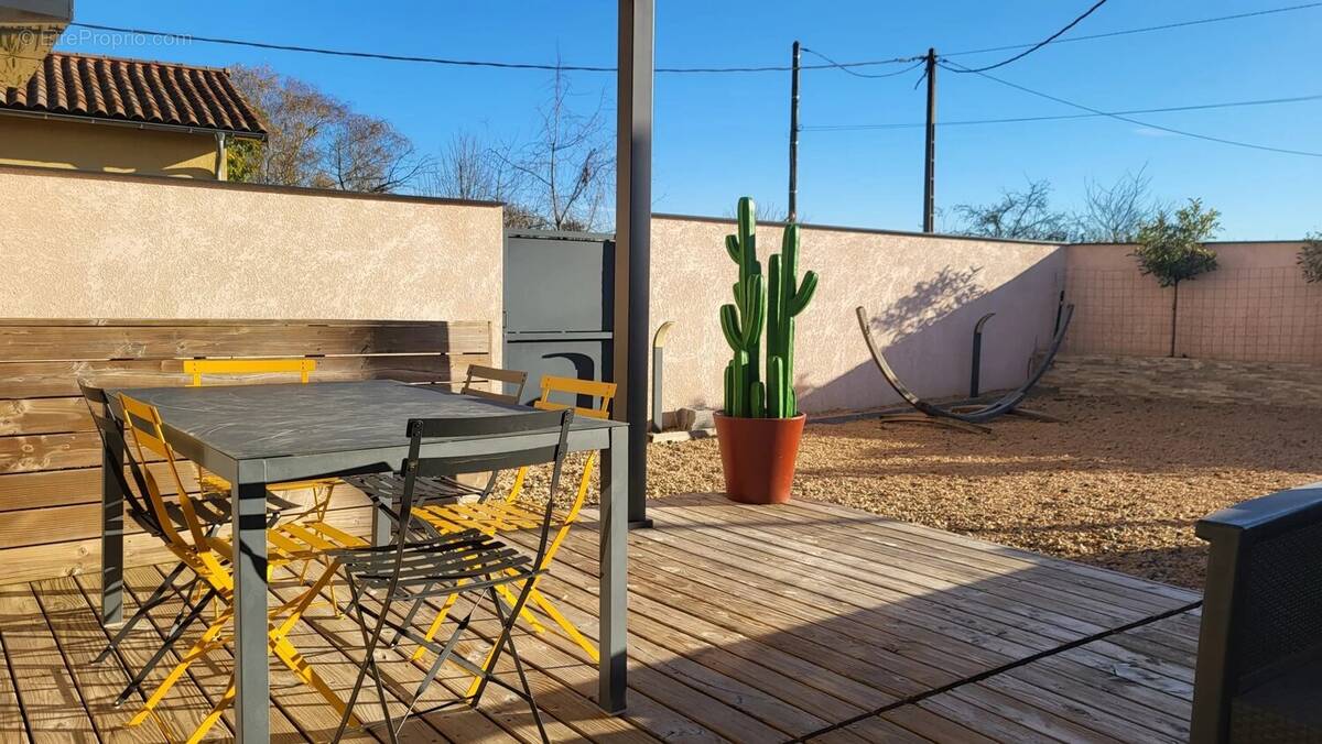 Appartement à ROMANECHE-THORINS