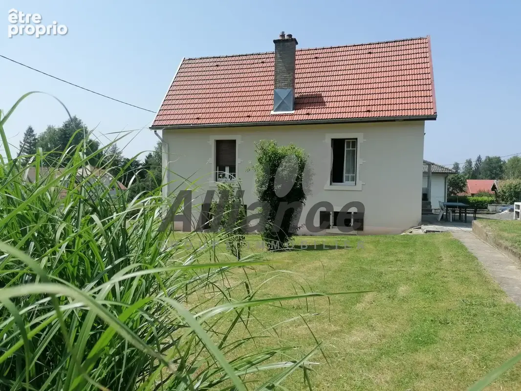 Jolie maison de caractere avec 3 garages - photo 1