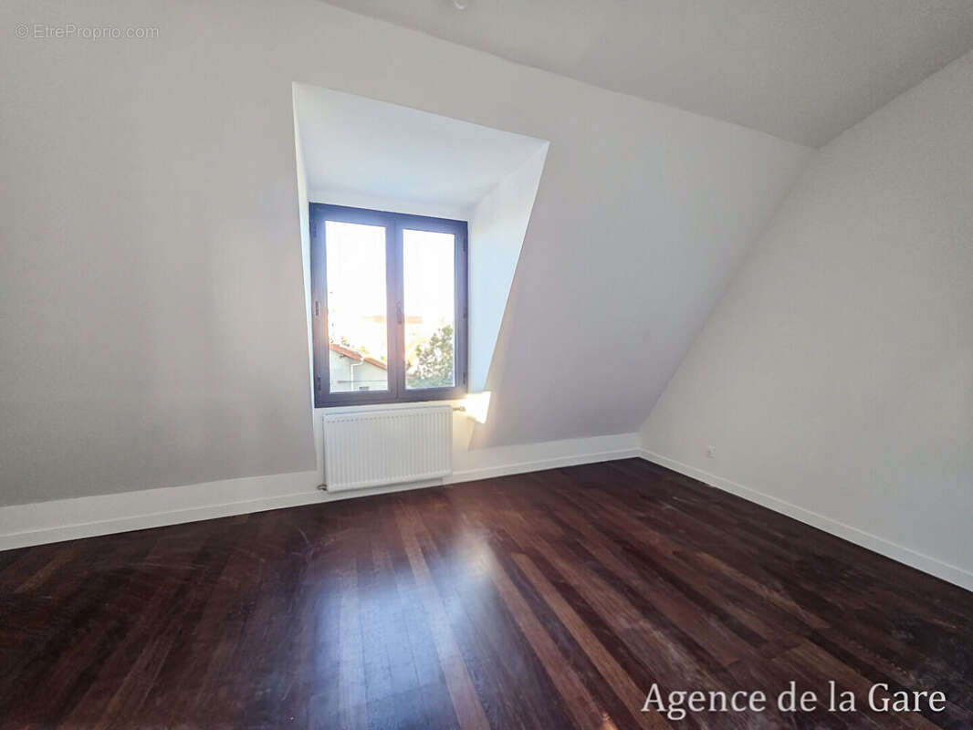 Maison à SARTROUVILLE