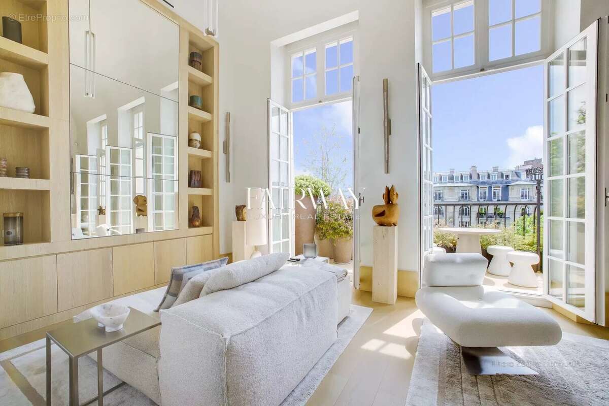 Appartement à PARIS-17E