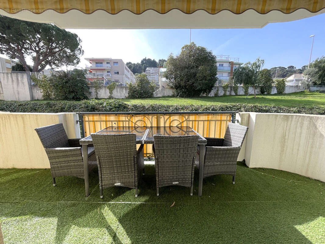 Appartement à SAINT-LAURENT-DU-VAR