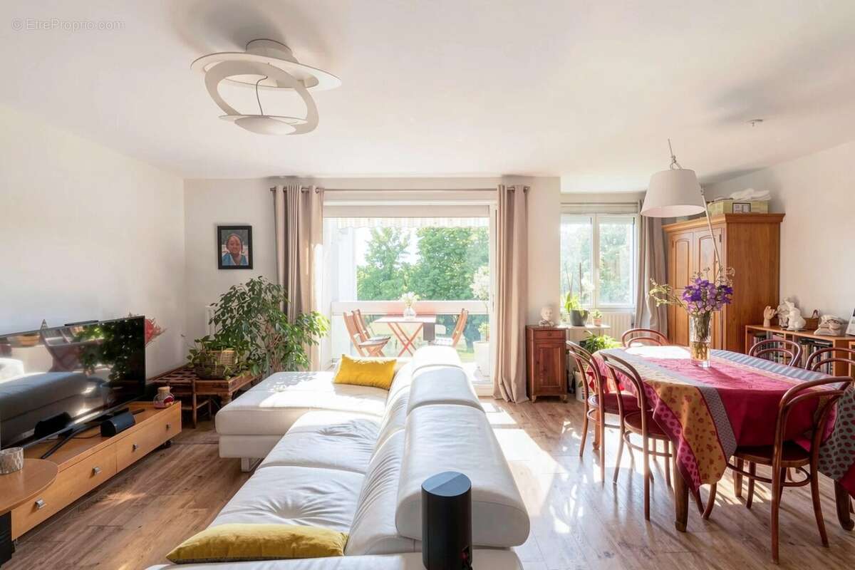 Appartement à FONTAINES-SUR-SAONE