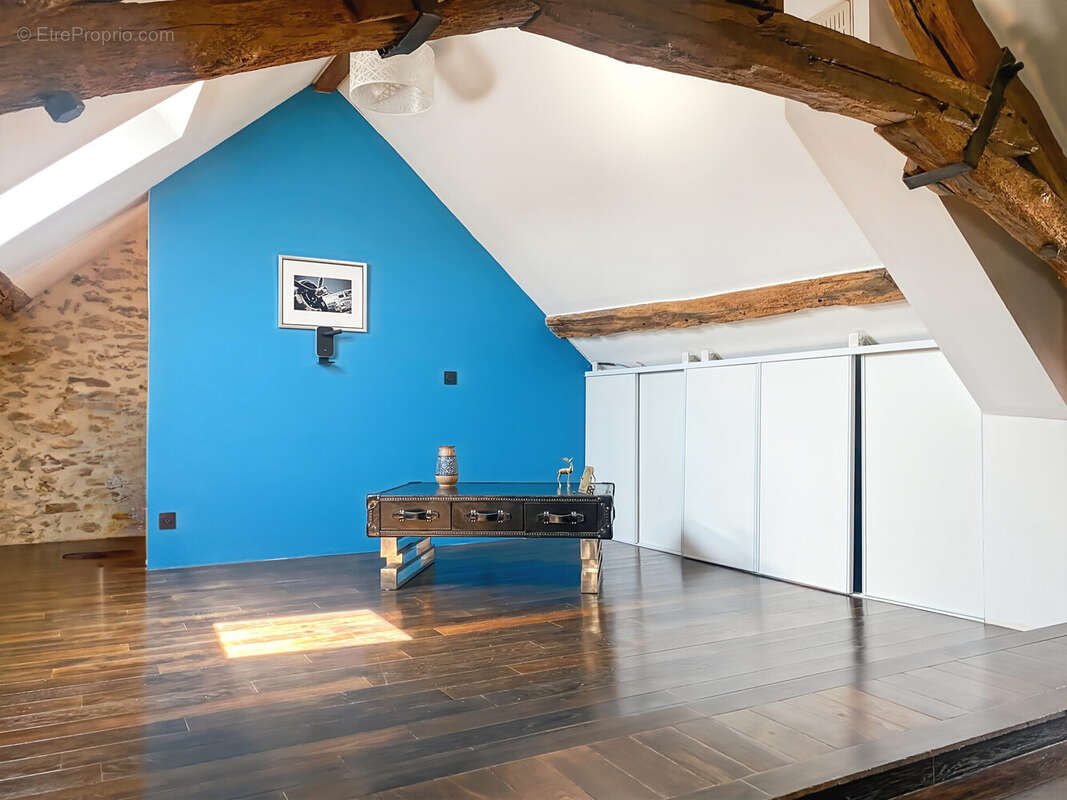 Chambre parentale - Maison à OZOIR-LA-FERRIERE