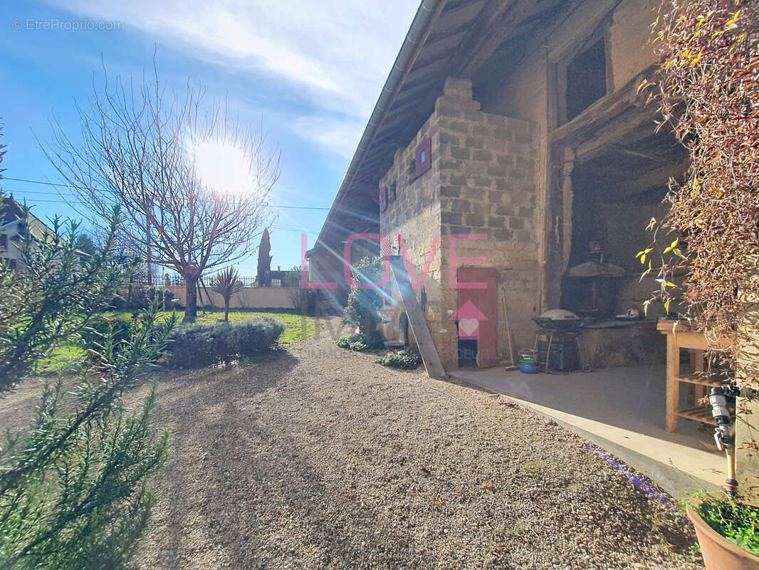 Maison à LA TOUR-DU-PIN