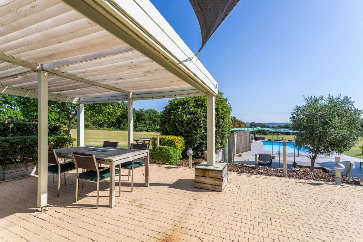 Country property with pool - photo 28
