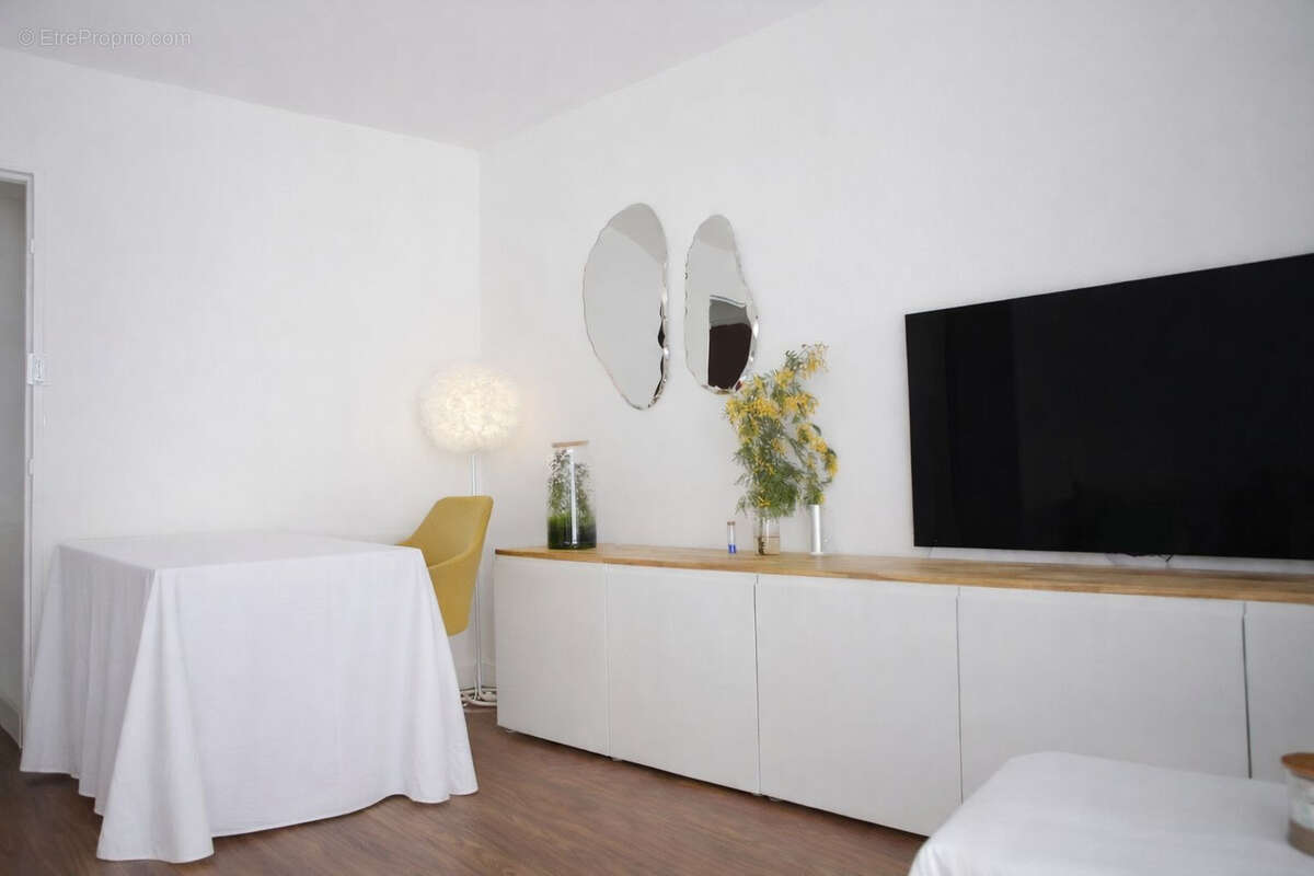 Appartement à PARIS-14E