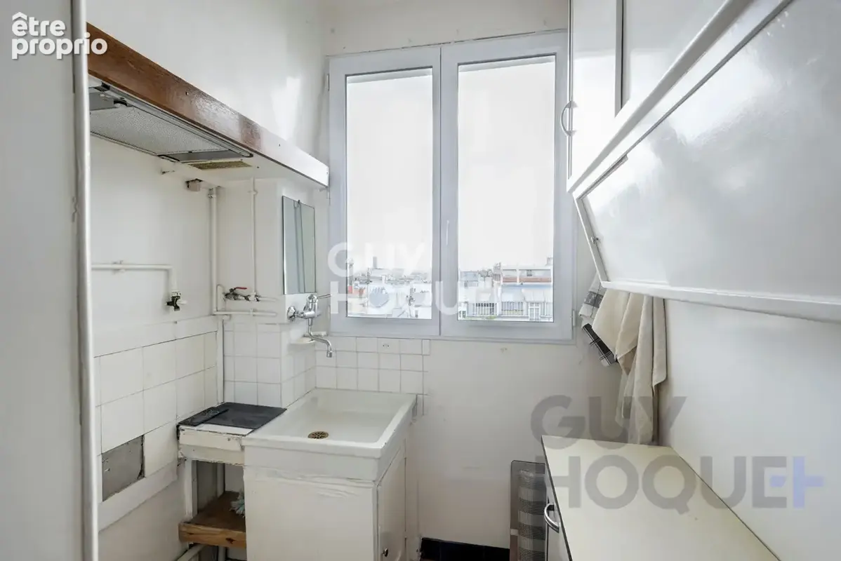 RARE - Appartement 4 Pièces de 70 m2 Aux Abbesses - Vue sur Paris - photo 7