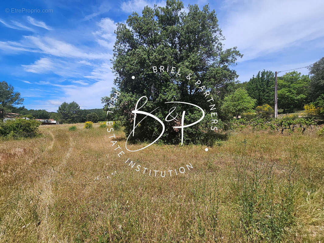 Terrain à SAINT-ANTONIN-DU-VAR