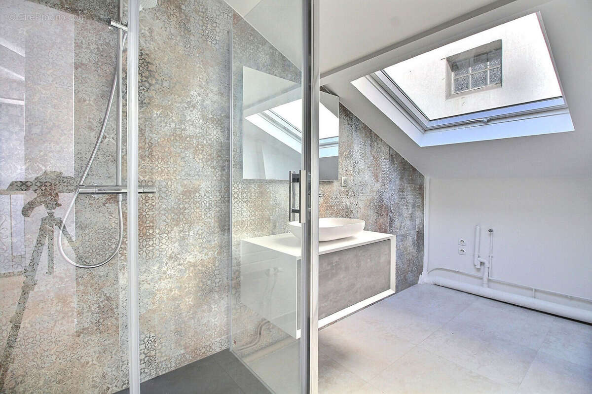 Appartement à LA GARENNE-COLOMBES