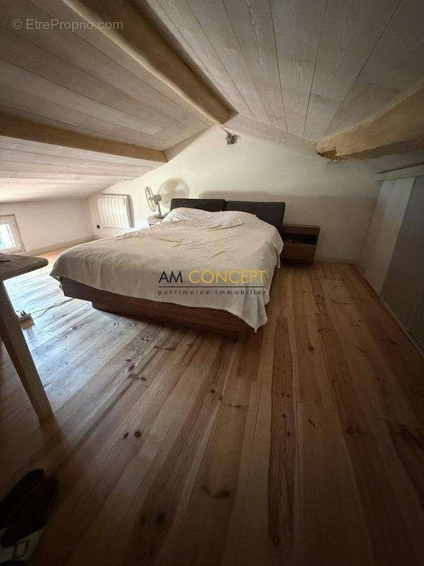 Appartement à CONTES