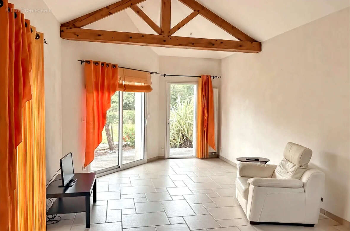 Maison à VIEILLEVIGNE