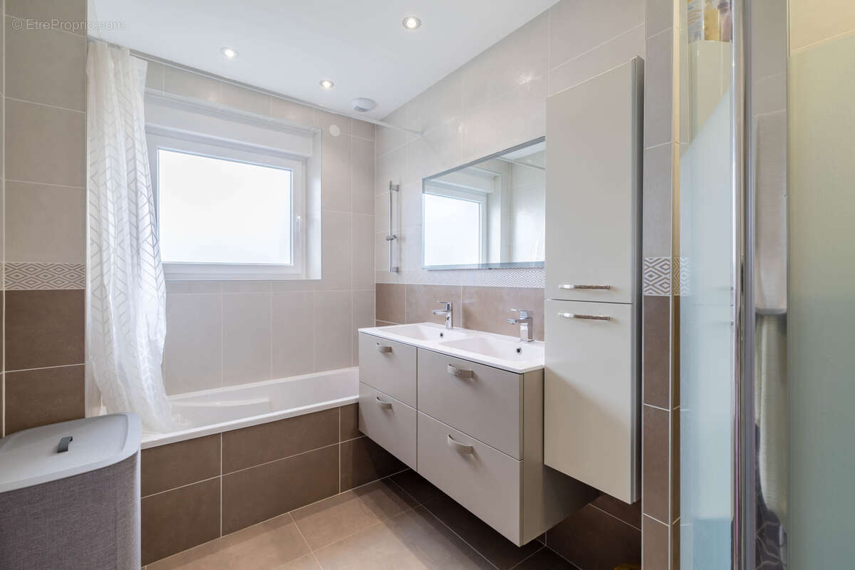 Maison à SAINTE-MARIE-AUX-CHENES